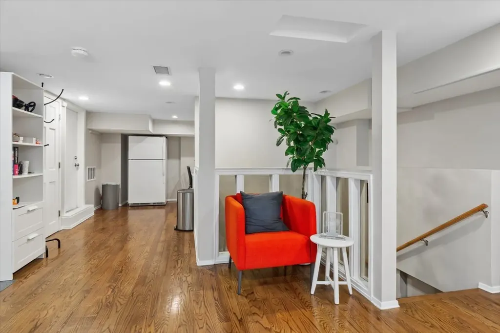4915 North Lincoln Avenue Chicago IL 60625