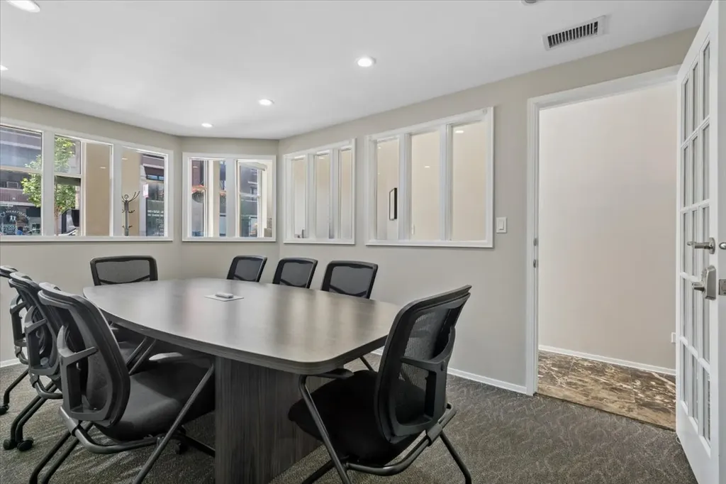 4915 North Lincoln Avenue Chicago IL 60625