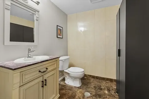4915 North Lincoln Avenue Chicago IL 60625