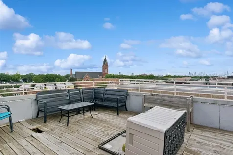 4915 North Lincoln Avenue Chicago IL 60625