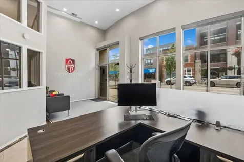 4915 North Lincoln Avenue Chicago IL 60625