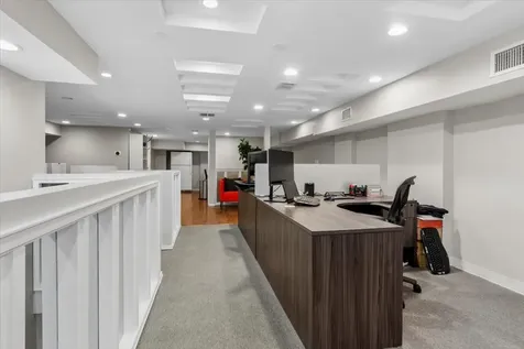 4915 North Lincoln Avenue Chicago IL 60625