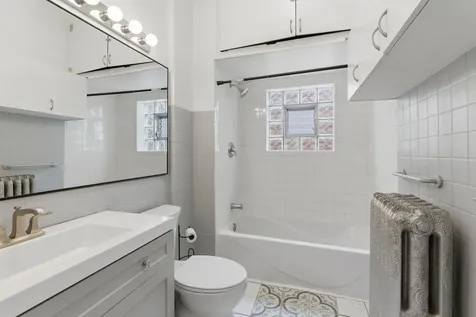 315 South Maple Avenue Oak Park IL 60302