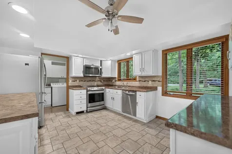 1006 North White Pine Drive Dixon IL 61021