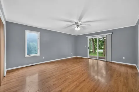 1006 North White Pine Drive Dixon IL 61021