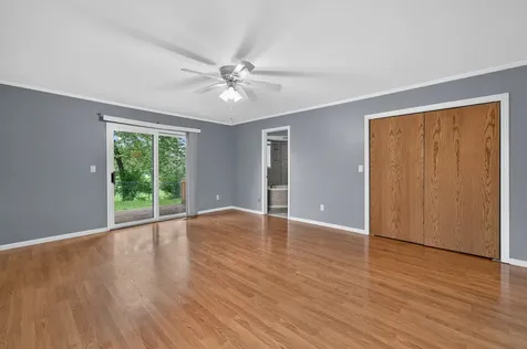 1006 North White Pine Drive Dixon IL 61021