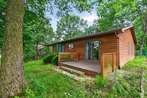 1006 North White Pine Drive Dixon IL 61021