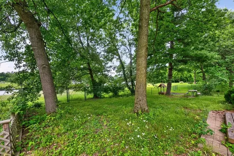 1006 North White Pine Drive Dixon IL 61021