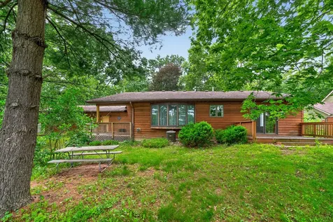 1006 North White Pine Drive Dixon IL 61021