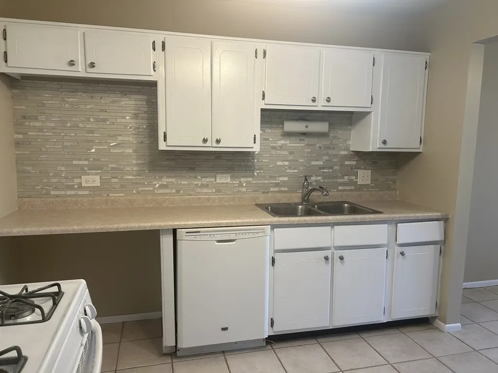 76 Margate Court Schaumburg IL 60193