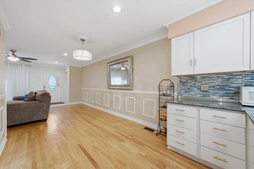 2922 West Nelson Street Chicago IL 60618