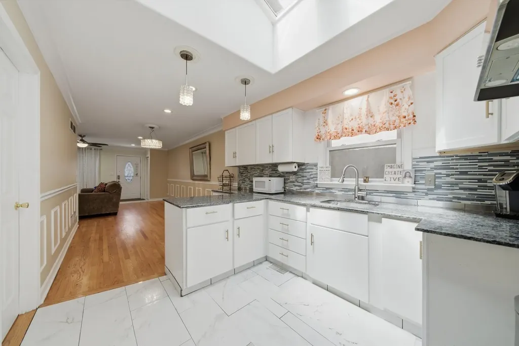 2922 West Nelson Street Chicago IL 60618