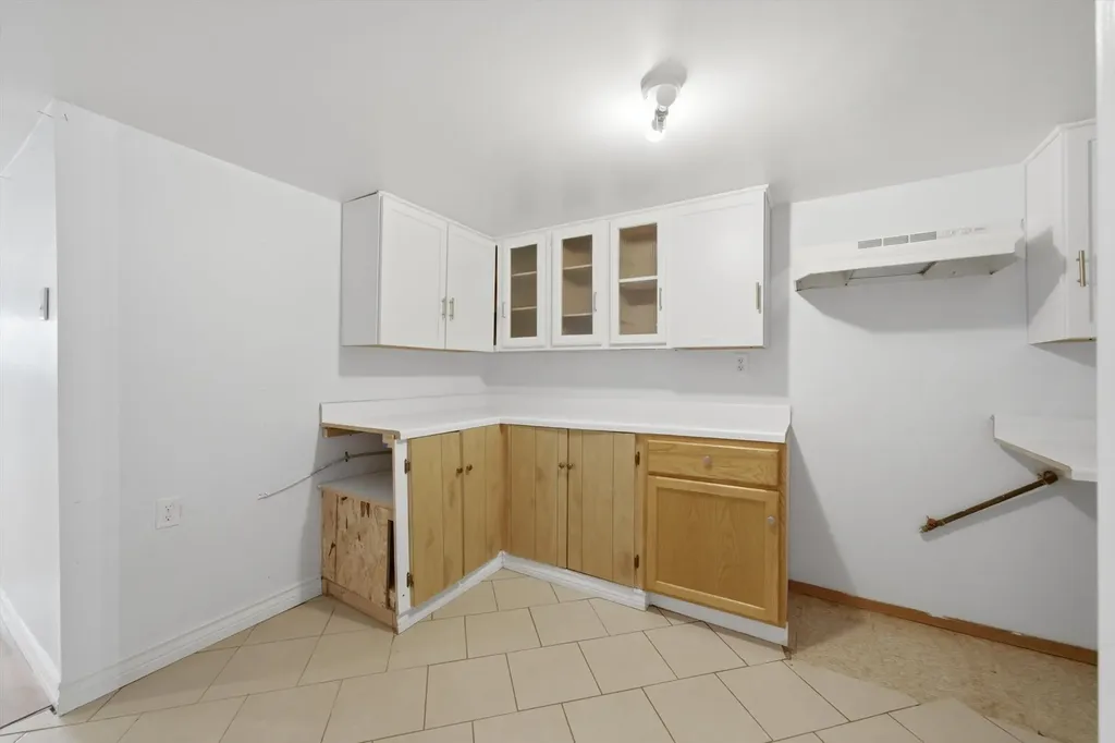 2922 West Nelson Street Chicago IL 60618