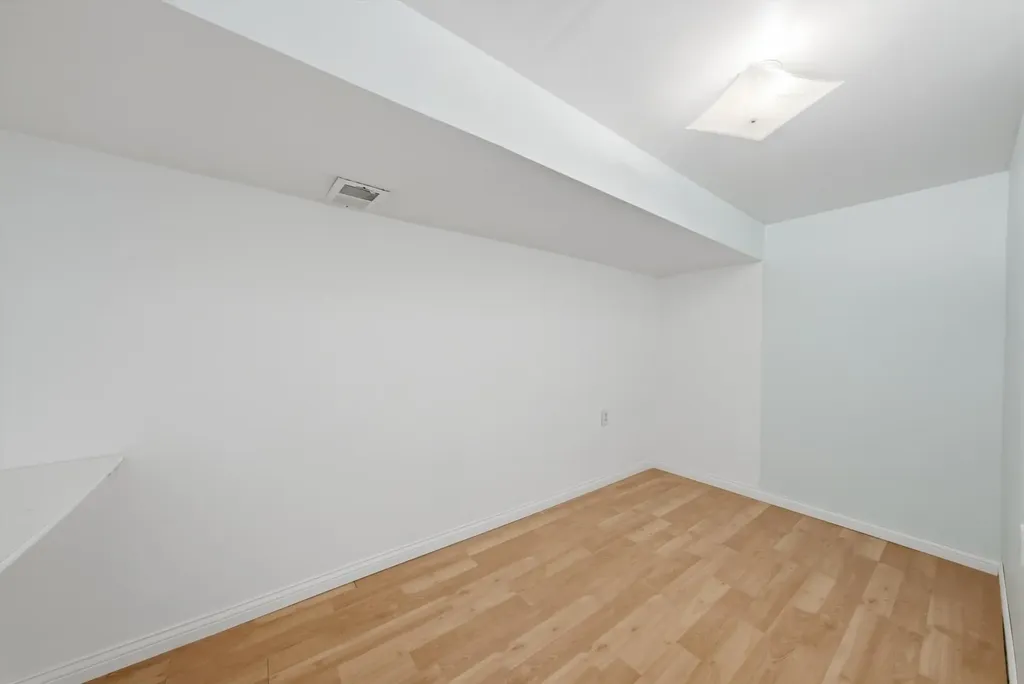 2922 West Nelson Street Chicago IL 60618