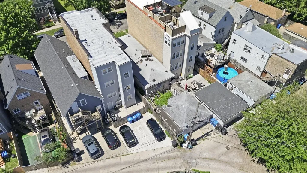 2922 West Nelson Street Chicago IL 60618