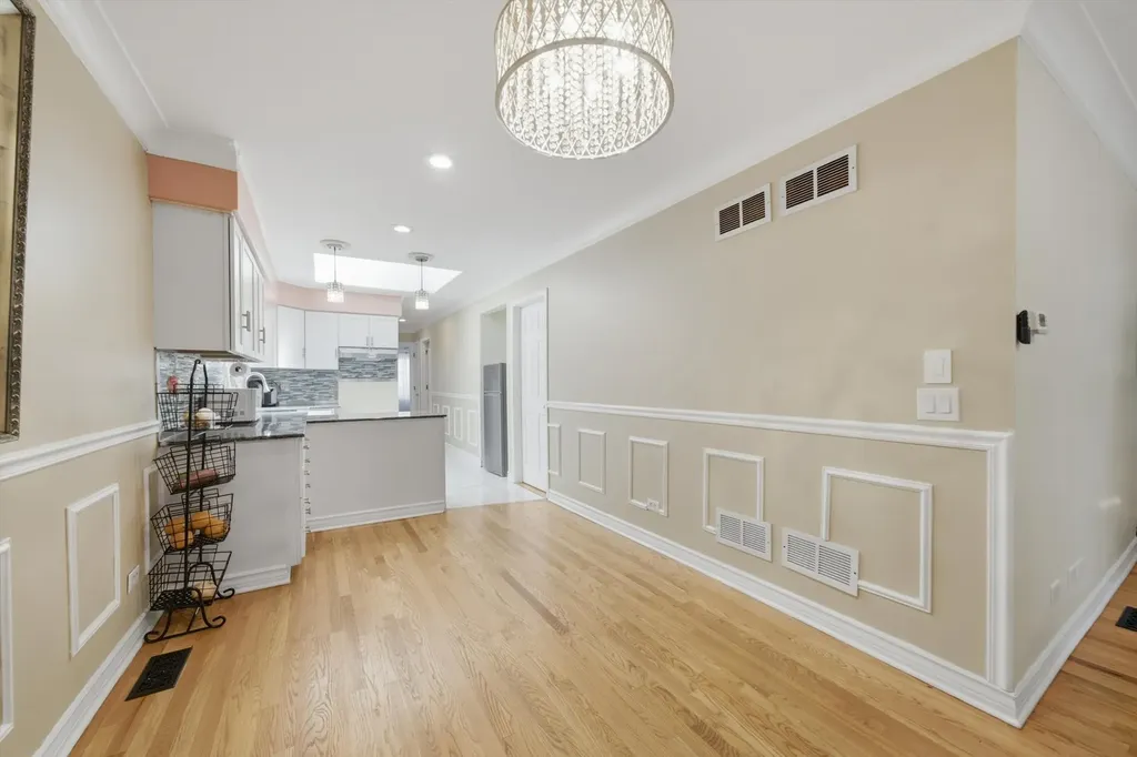 2922 West Nelson Street Chicago IL 60618