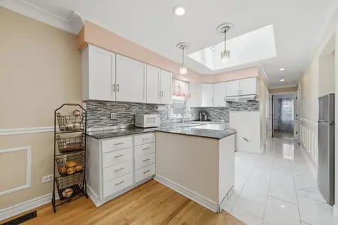 2922 West Nelson Street Chicago IL 60618