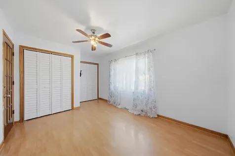 2922 West Nelson Street Chicago IL 60618