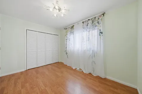 2922 West Nelson Street Chicago IL 60618