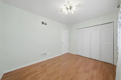 2922 West Nelson Street Chicago IL 60618