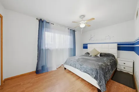 2922 West Nelson Street Chicago IL 60618