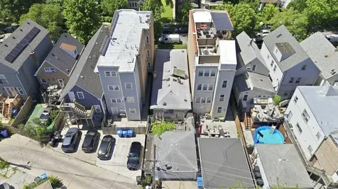 2922 West Nelson Street Chicago IL 60618