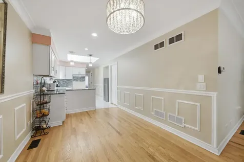 2922 West Nelson Street Chicago IL 60618