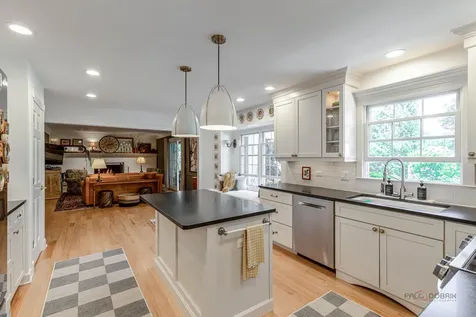 1110 Furlong Drive Libertyville IL 60048