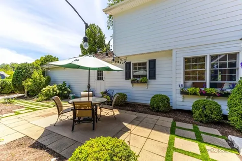 1110 Furlong Drive Libertyville IL 60048