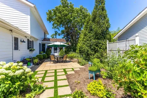 1110 Furlong Drive Libertyville IL 60048