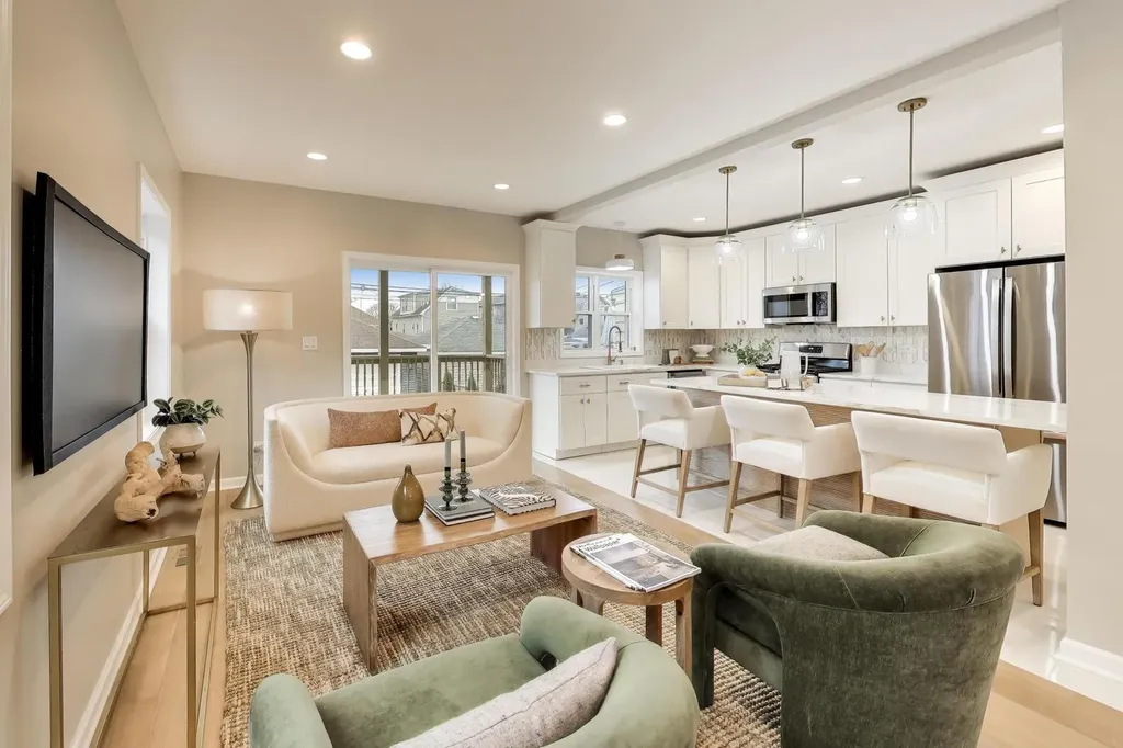 4065 North Meade Avenue Chicago IL 60634