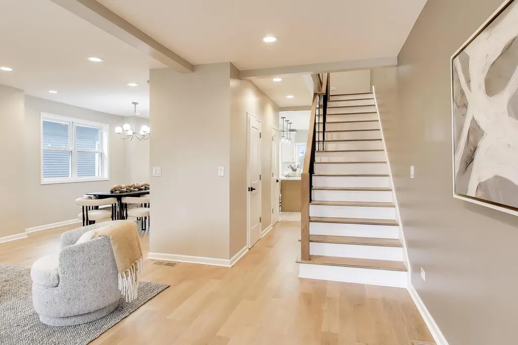 4065 North Meade Avenue Chicago IL 60634
