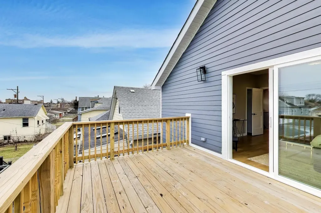 4065 North Meade Avenue Chicago IL 60634