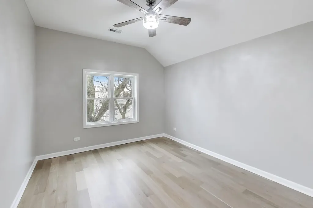 4065 North Meade Avenue Chicago IL 60634