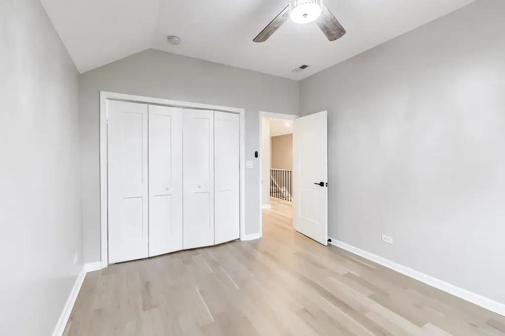 4065 North Meade Avenue Chicago IL 60634