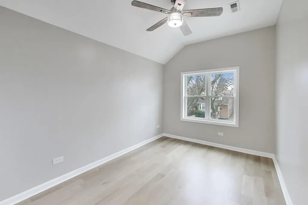 4065 North Meade Avenue Chicago IL 60634
