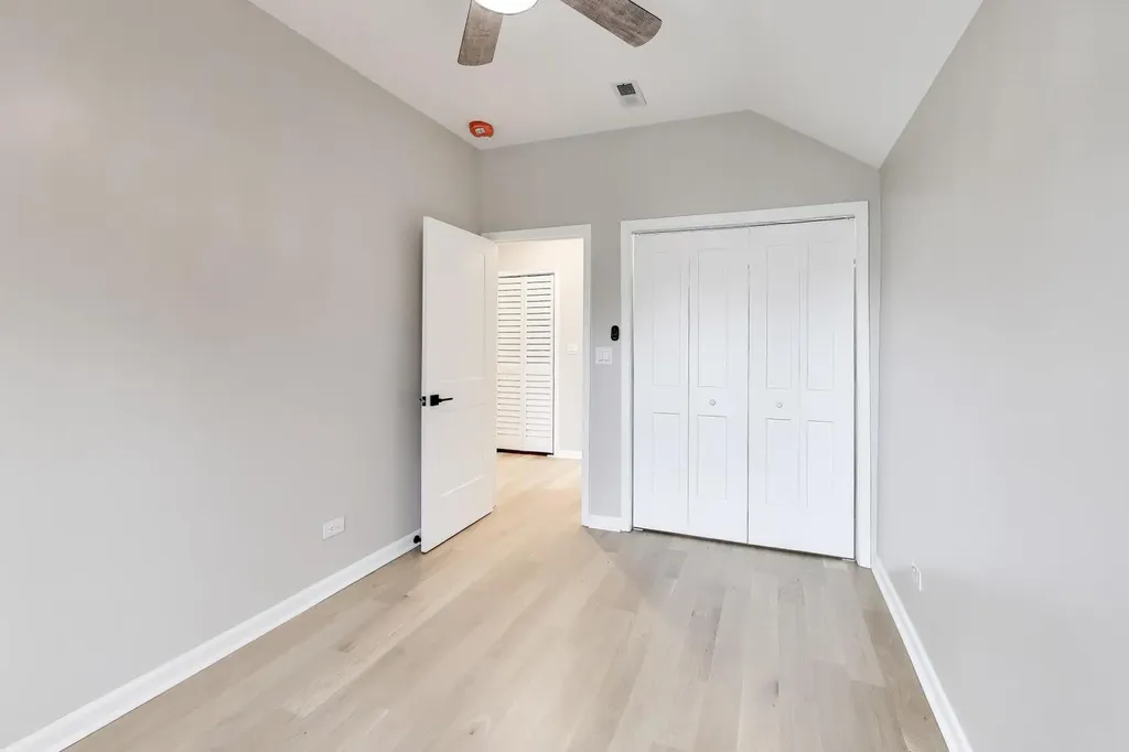4065 North Meade Avenue Chicago IL 60634