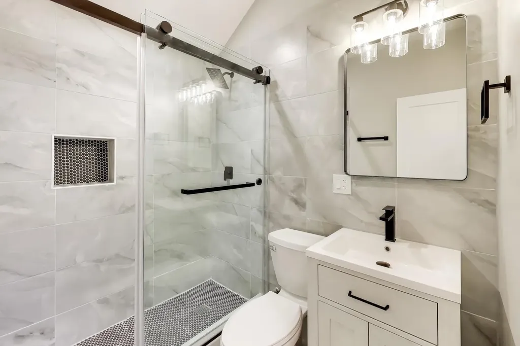 4065 North Meade Avenue Chicago IL 60634