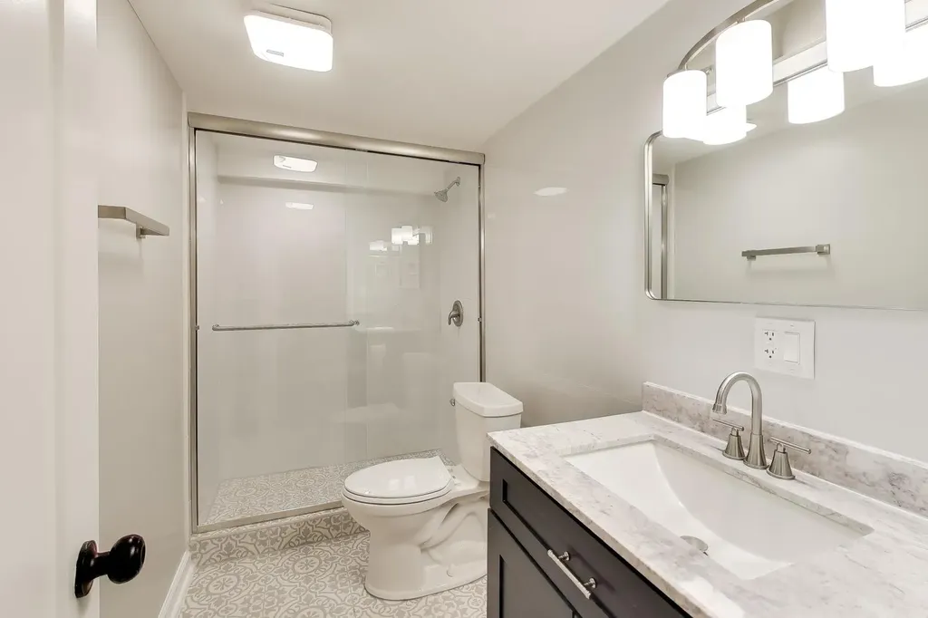 4065 North Meade Avenue Chicago IL 60634