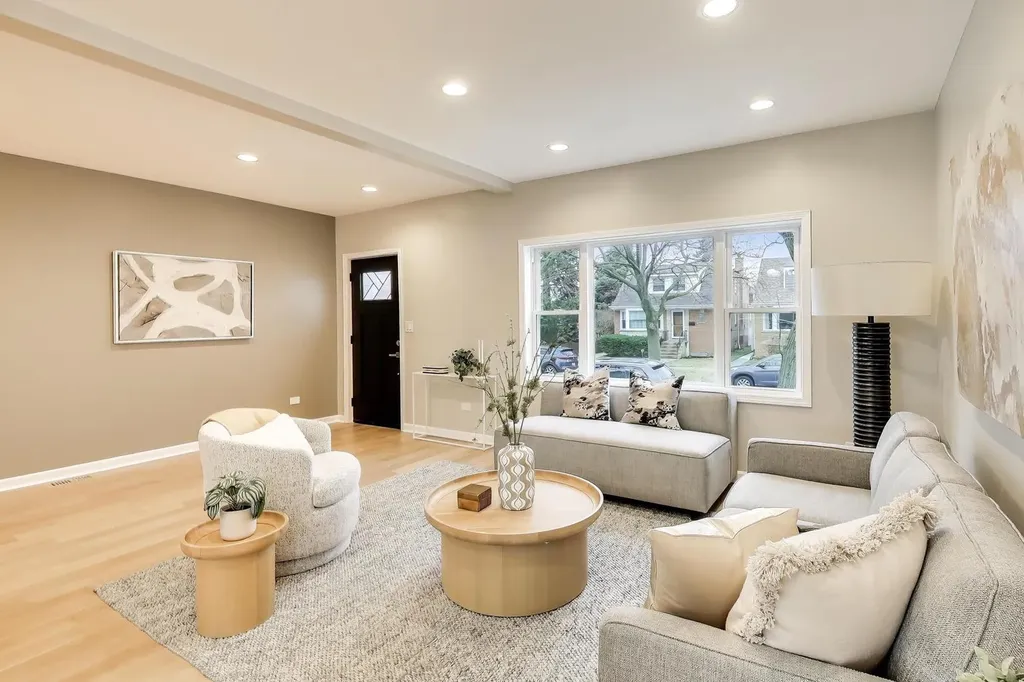 4065 North Meade Avenue Chicago IL 60634