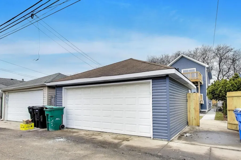 4065 North Meade Avenue Chicago IL 60634