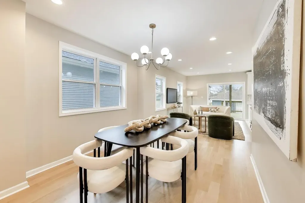 4065 North Meade Avenue Chicago IL 60634