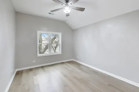 4065 North Meade Avenue Chicago IL 60634