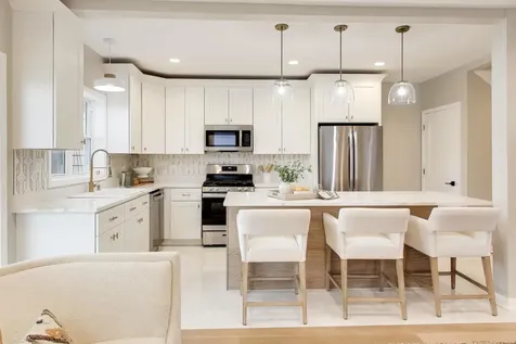 4065 North Meade Avenue Chicago IL 60634