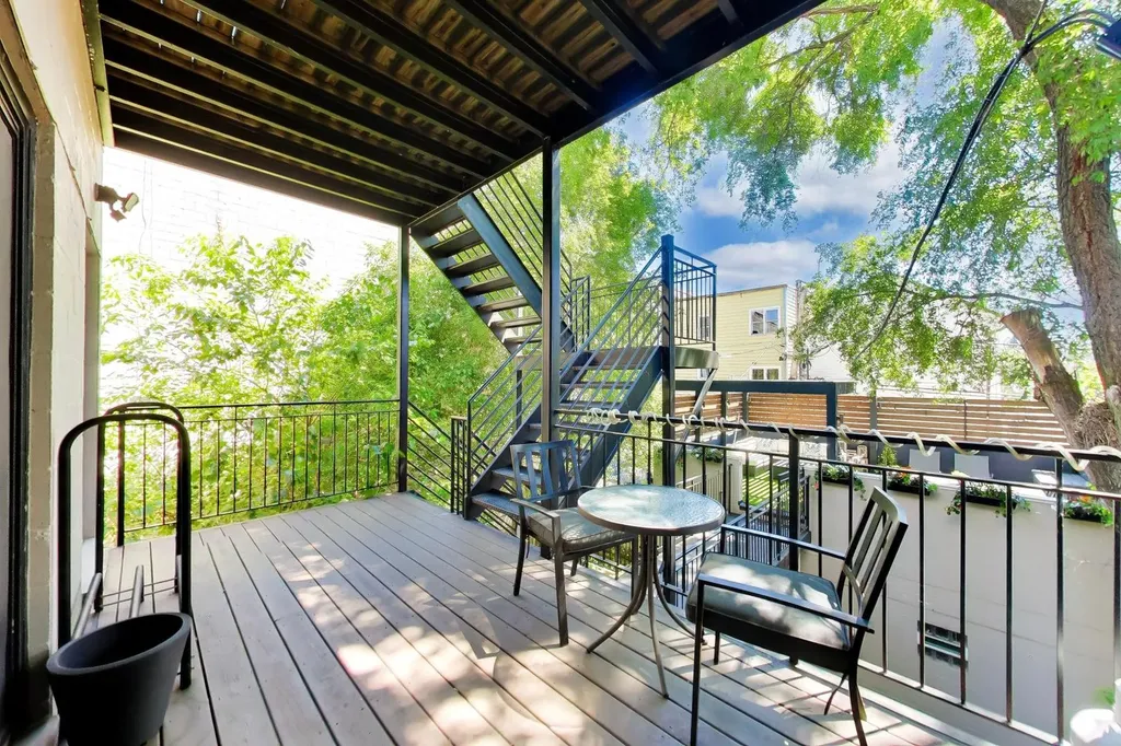 879 North Marshfield Avenue Chicago IL 60622
