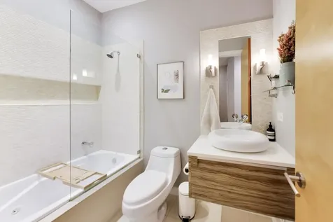 879 North Marshfield Avenue Chicago IL 60622
