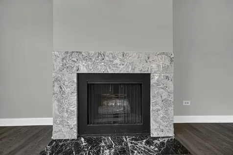 847 Oxford Place Wheeling IL 60090