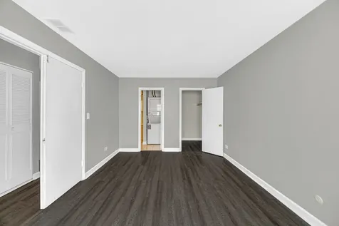 847 Oxford Place Wheeling IL 60090