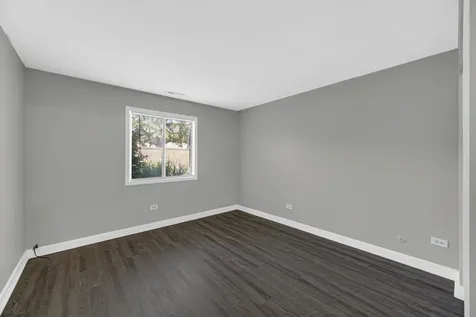 847 Oxford Place Wheeling IL 60090