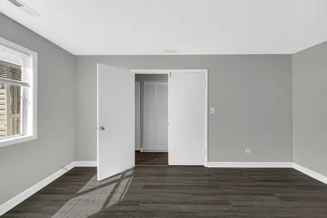 847 Oxford Place Wheeling IL 60090